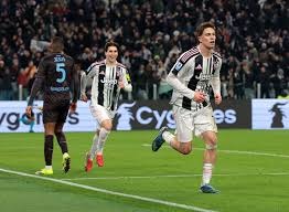 为什么球员在接捕到飞球后会迅速将球抛向二垒以示防守深度